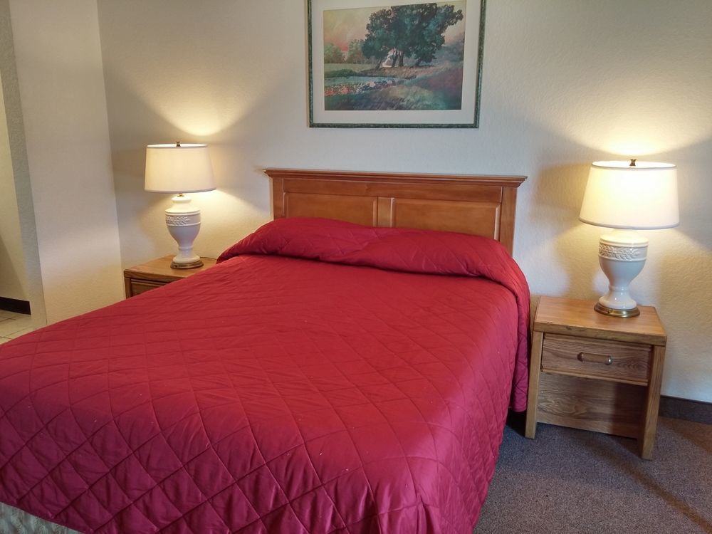 Country Regency Inn & Suites Manvel ภายนอก รูปภาพ