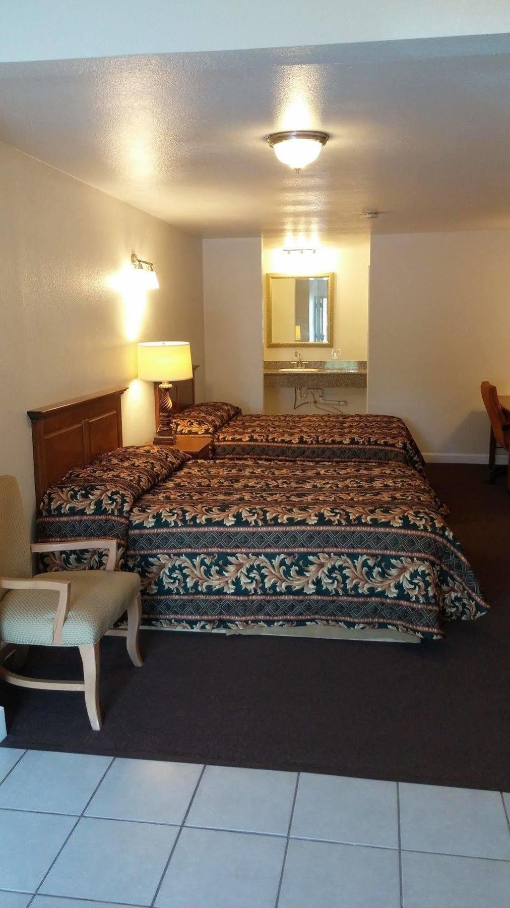 Country Regency Inn & Suites Manvel ภายนอก รูปภาพ